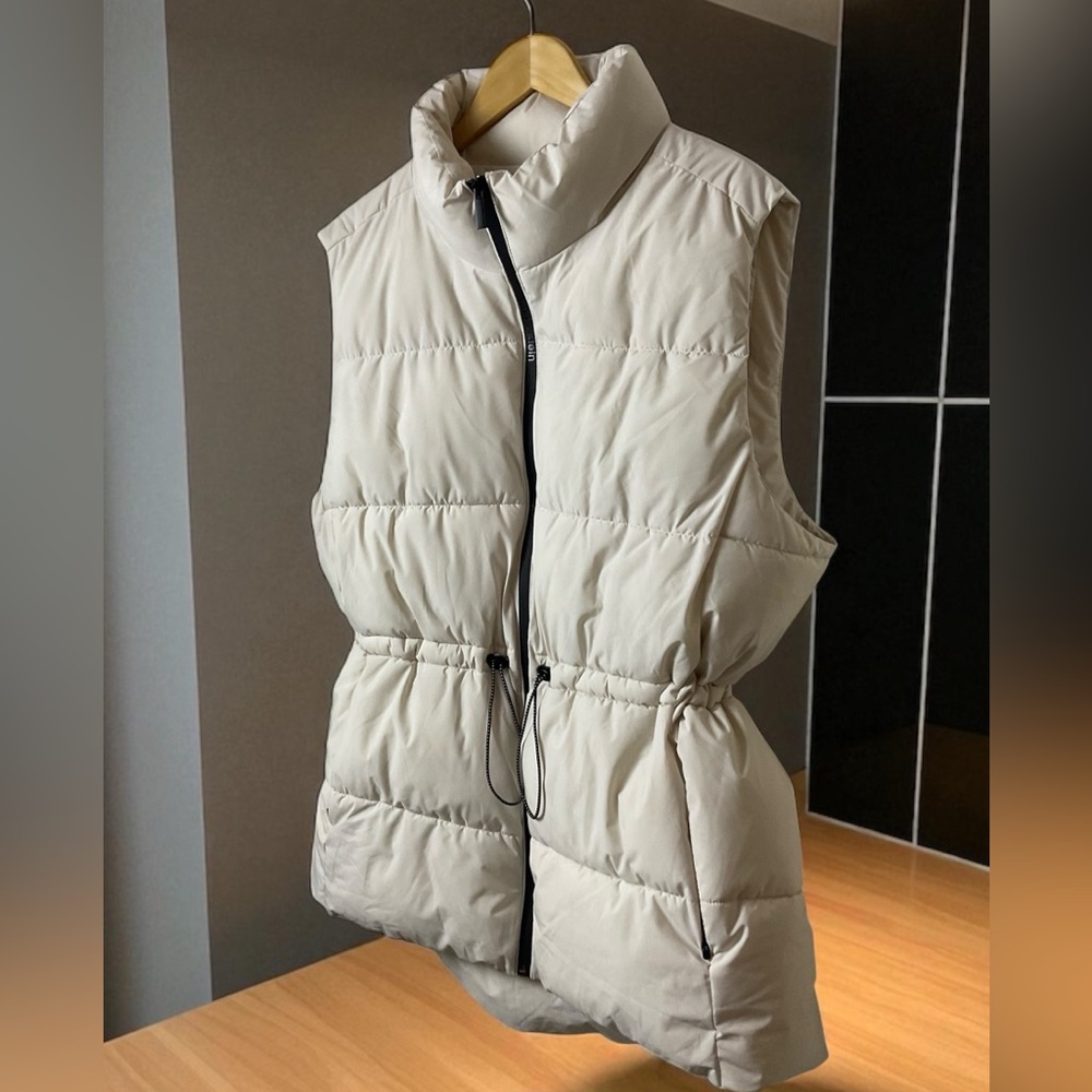 Women's Puffer Vest - Cream Quilted Sleeveless Coat